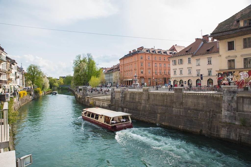 Cobblers Bridge Apartment Любляна Екстер'єр фото