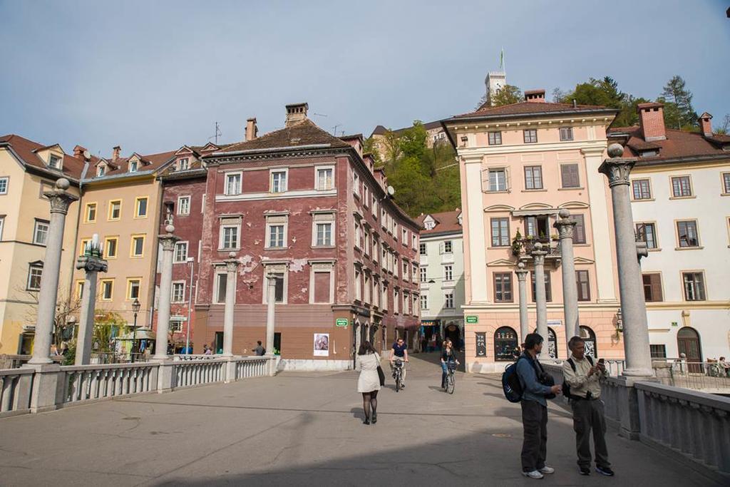 Cobblers Bridge Apartment Любляна Екстер'єр фото